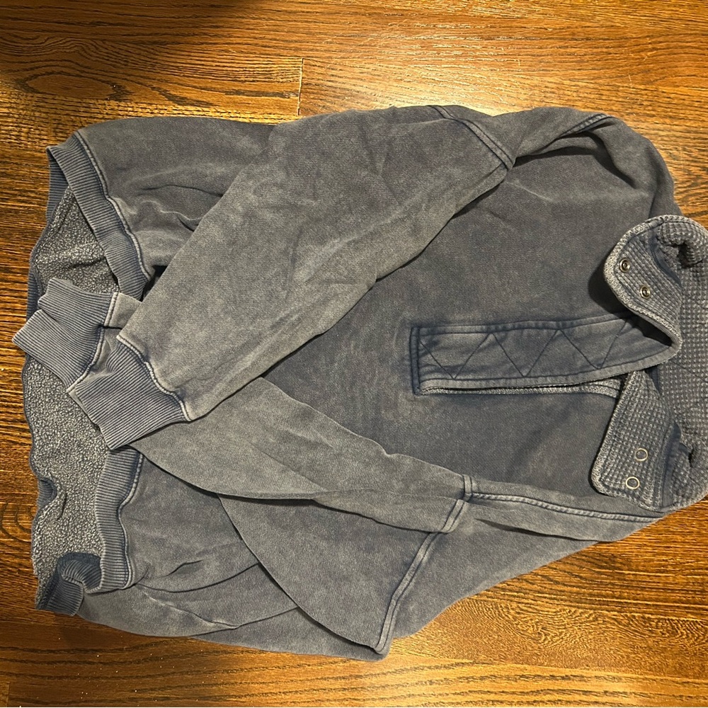 Aerie Women’s Washed Blue Zip-Up Sweater
